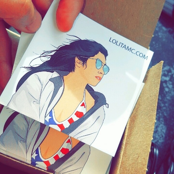 XOXO Welcome to my Closet! Please Comment & Share - Picture 8 of 8